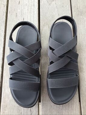 Women’s Dark Gray Crisscross elastic Straps Slip-On Sandals Sz 9/ 40